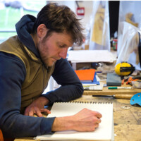 Marc Georgeault dans sont atelier de sculpture au Château des pères // crédit photo Martin Boudier Marc Georgeault dans sont atelier de sculpture au Château des pères // crédit photo Martin Boudier