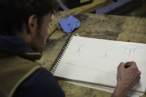 Marc Georgeault dans sont atelier de sculpture au Château des pères // crédit photo Martin Boudier Marc Georgeault dans sont atelier de sculpture au Château des pères // crédit photo Martin Boudier